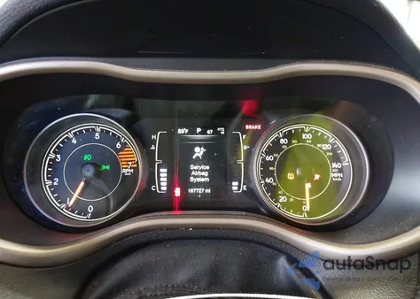 2016 Jeep Cherokee Altitude z USA, uszkodzony, nr VIN 1C4PJLCB5GW229761